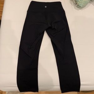 Lululemon Wonder Under Cropped Leggings